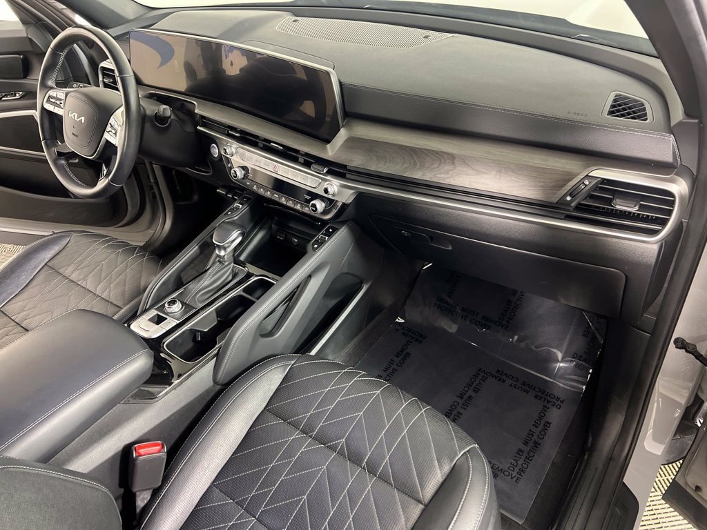 Used 2023 Wolf Gray Kia EX X-Line image 11