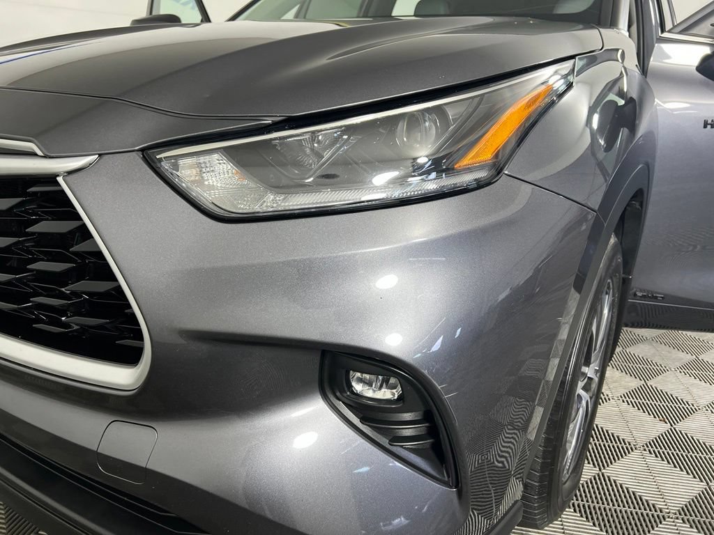 Used 2021 Magnetic Gray Metallic Toyota XLE image 34