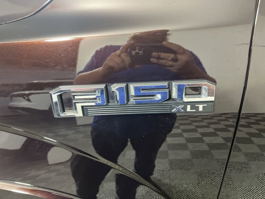 Used 2020 Magma Red Ford  image 31