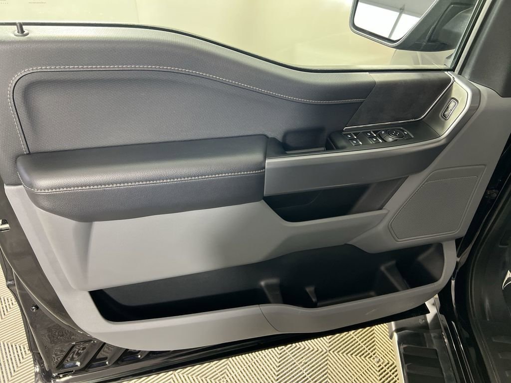 Used 2025 Agate Black Ford XLT image 20