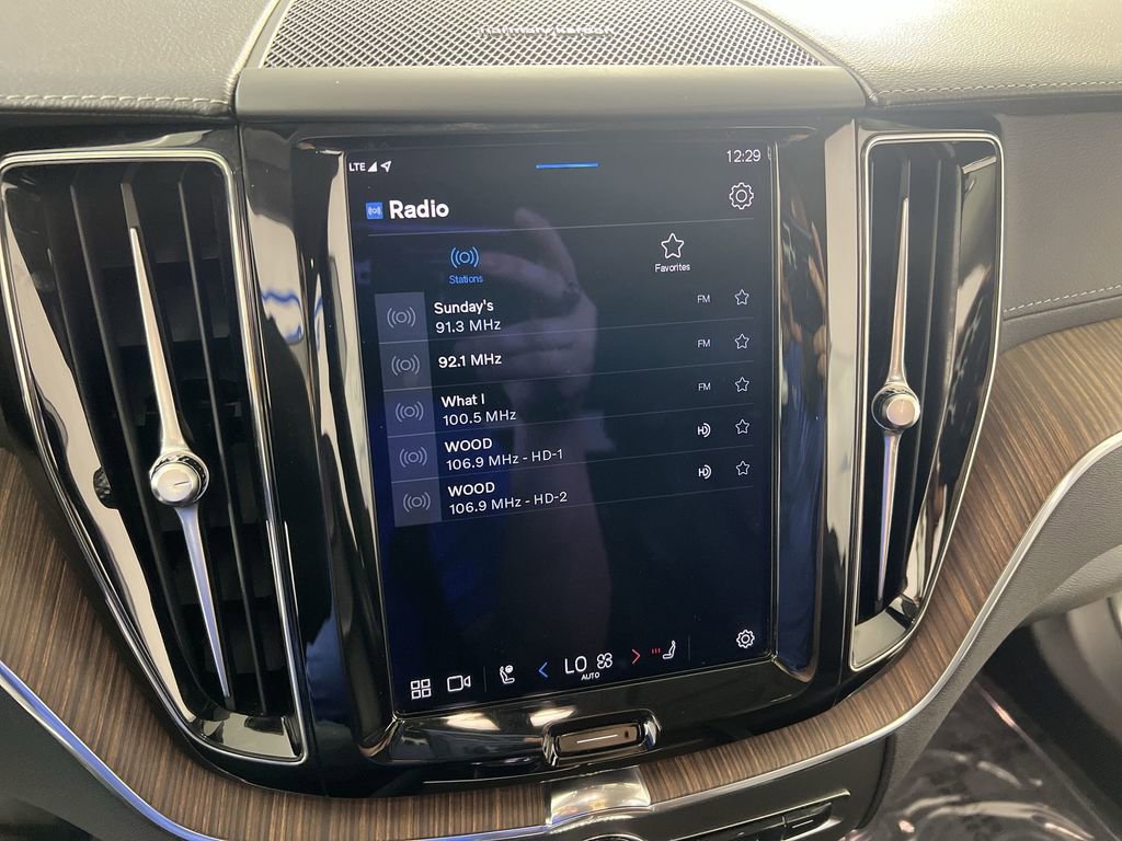 Used 2023 Crystal White Volvo B6 AWD Ultimate Dark image 13