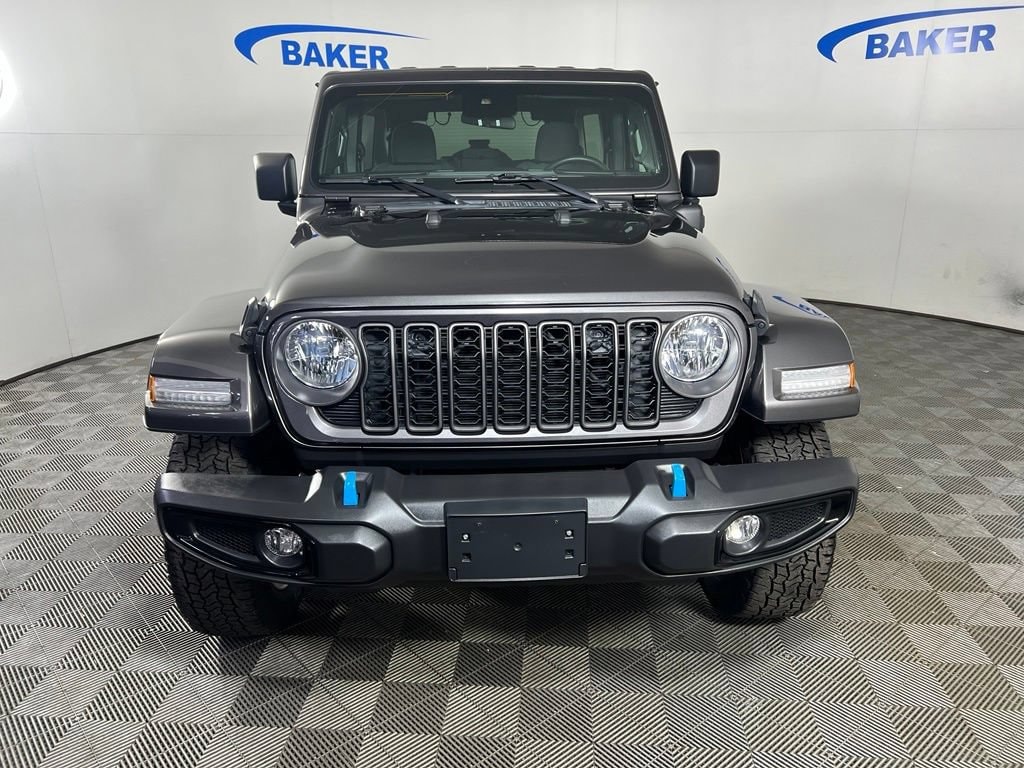 Used 2024 Granite Crystal Metallic Clearcoat Jeep Sport image 9
