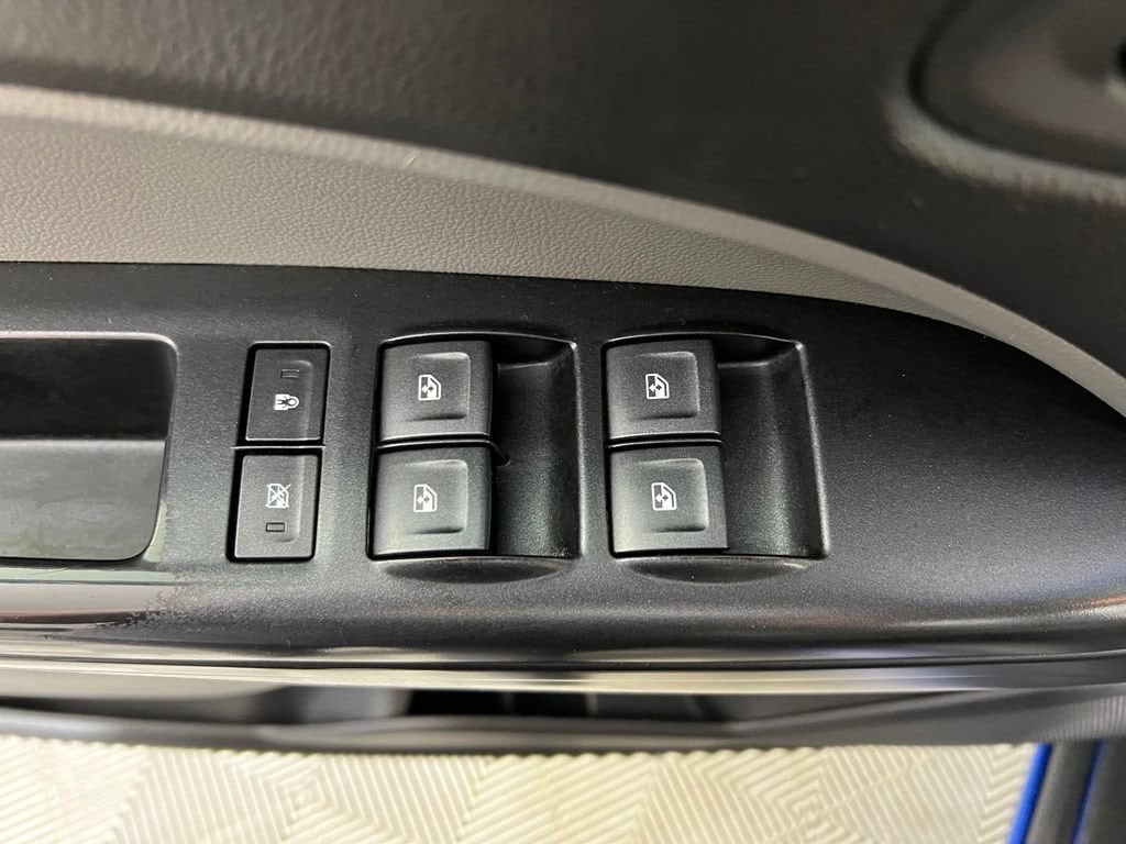 Used 2018 Kinetic Blue Chevrolet WT image 28