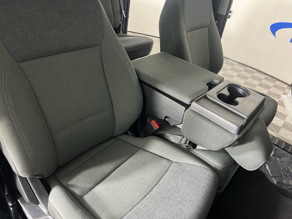 Used 2025 Oxford White Ford XLT image 26