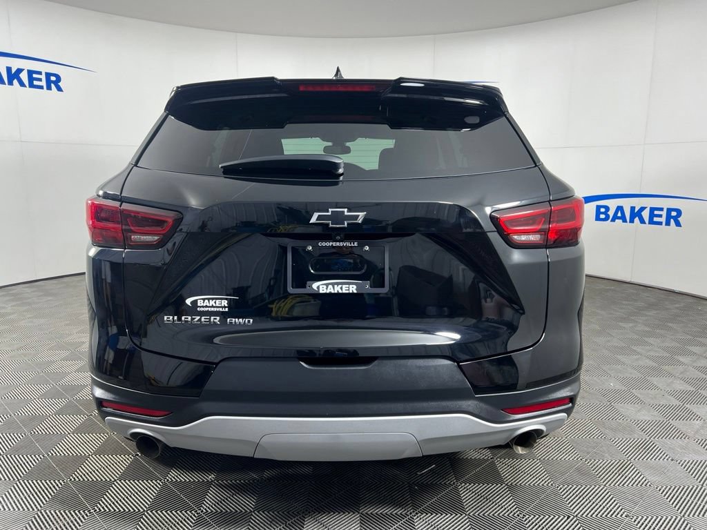 Used 2023 Black Chevrolet LT w/2LT image 5