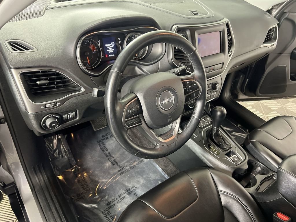 Used 2019 Billet Silver Jeep Latitude Plus 4x4 image 11