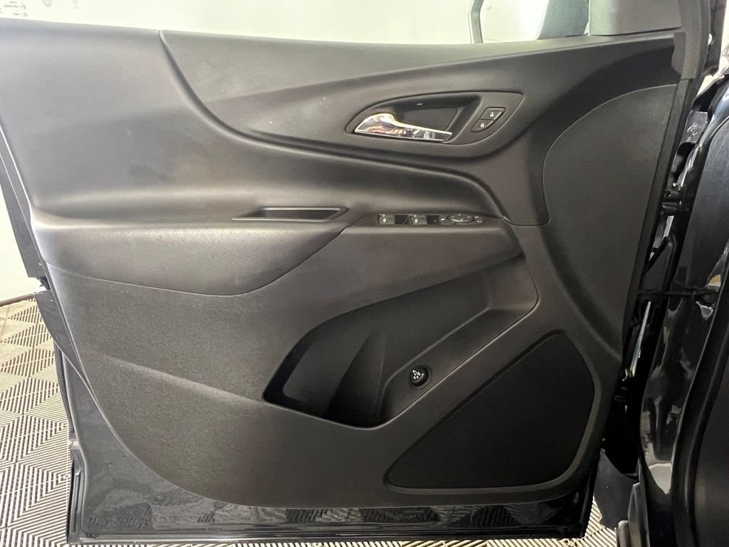 Used 2023 Iron Gray Chevrolet LT w/1LT image 17