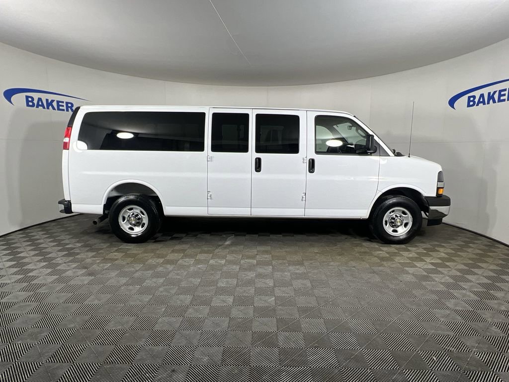 Used 2025 Summit White Chevrolet LT image 10