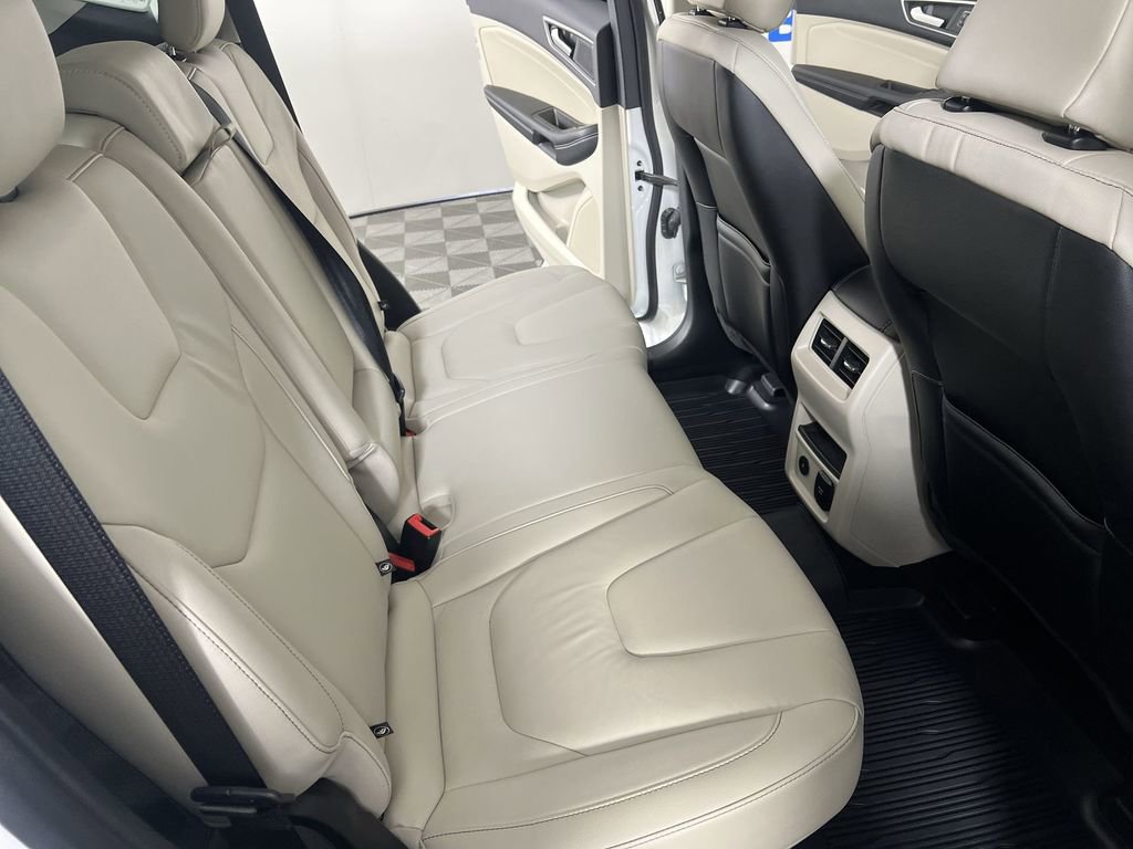 Used 2022 Star White Tri-Coat Ford Titanium image 27