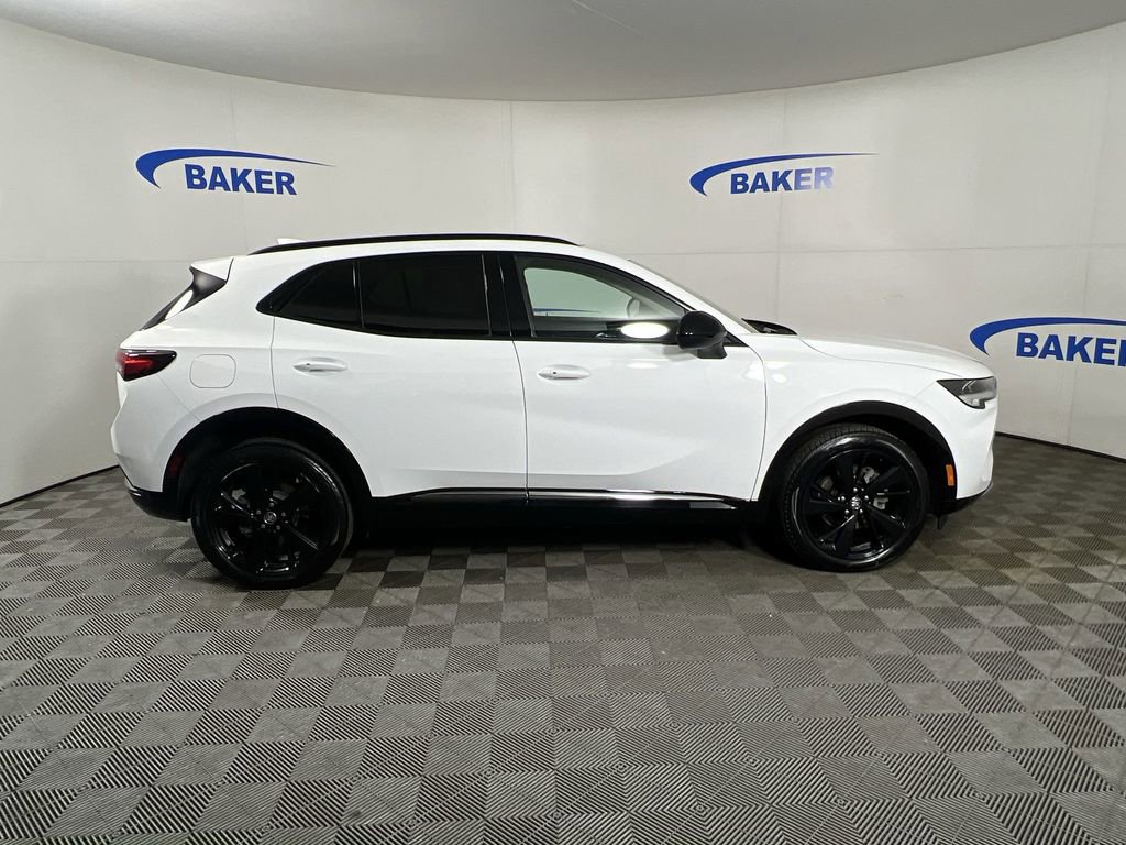 Used 2023 Summit White Buick Essence image 10