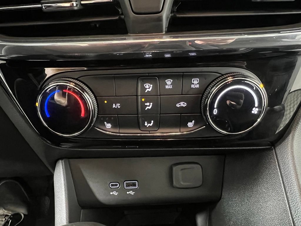 Used 2025 Ebony Twilight Buick Sport Touring image 25