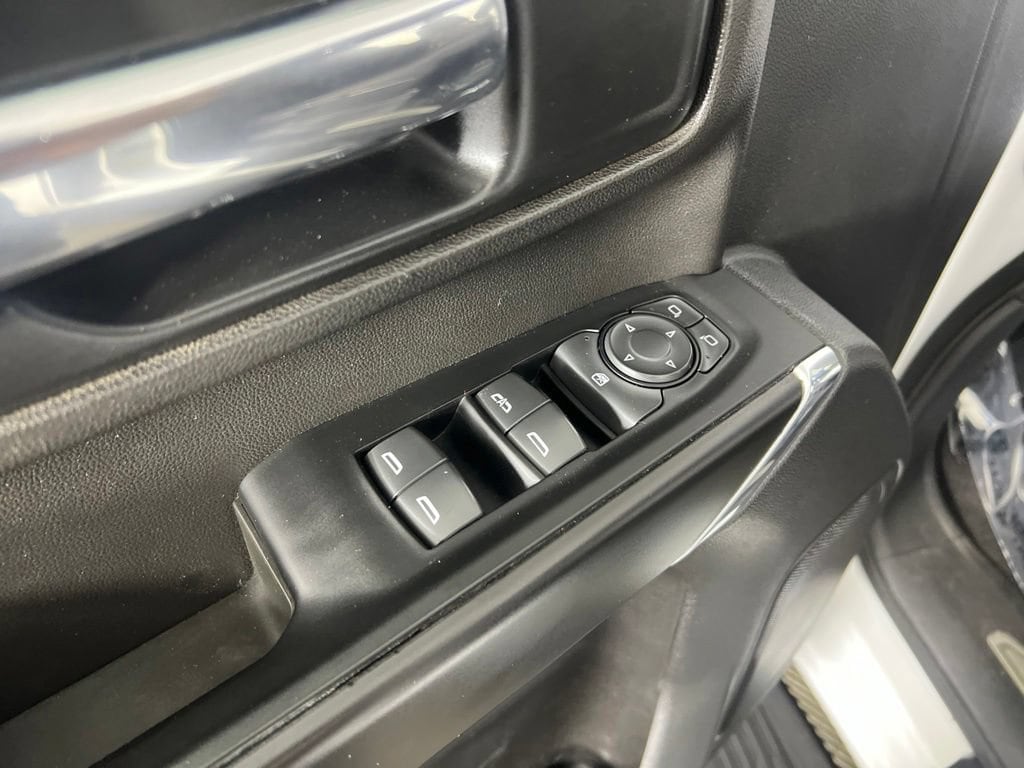 Used 2020 Summit White Chevrolet LT image 17