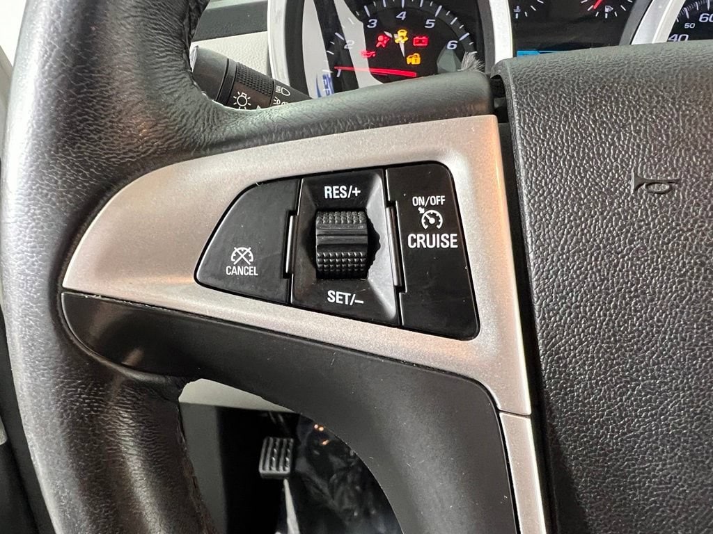 Used 2015 White Diamond Tricoat Chevrolet LT w/1LT image 20