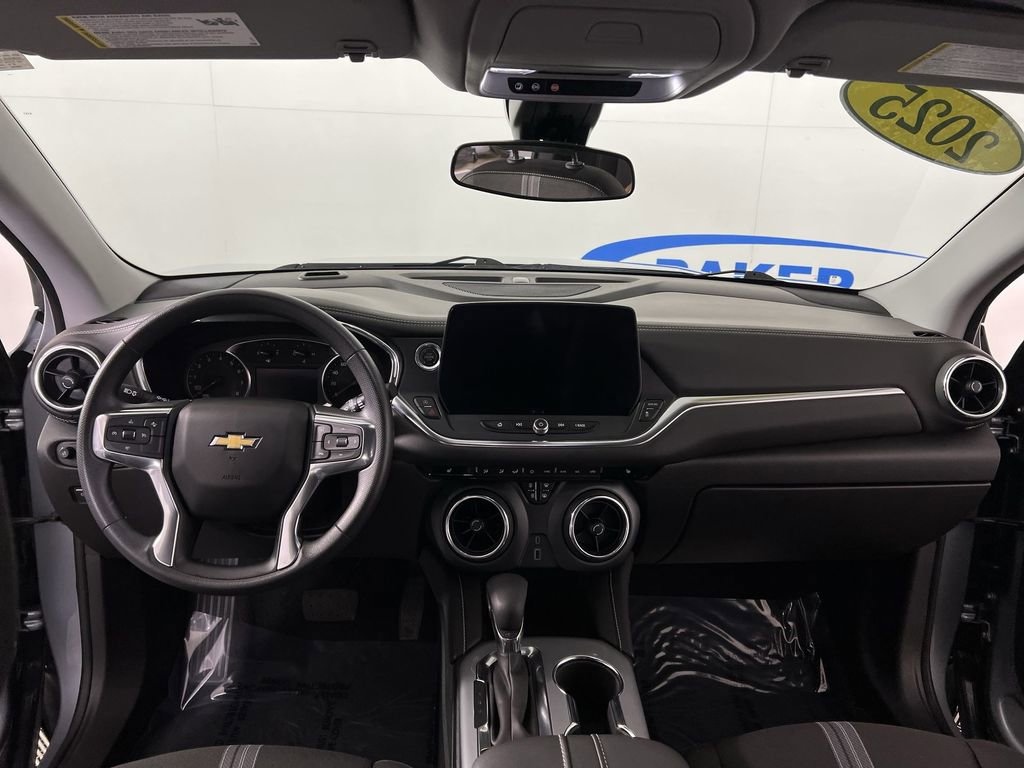 Used 2025 Sterling Gray Chevrolet LT w/2LT image 20