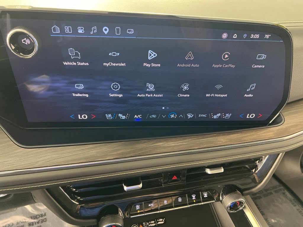 Used 2025 Iridescent Pearl Tricoat Chevrolet Premier image 24