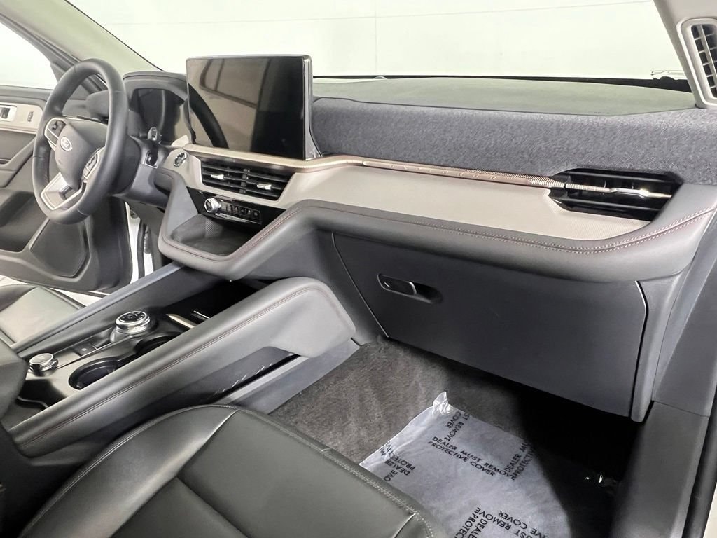 Used 2025 White Metallic Ford Active image 11