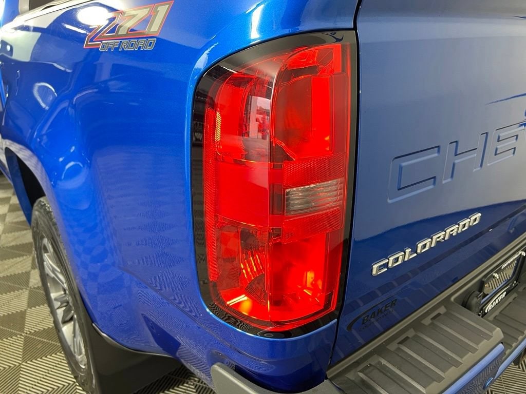 Used 2021 Bright Blue Chevrolet Z71 image 31