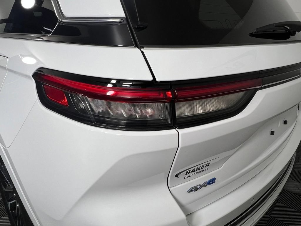 Used 2022 Bright White Jeep Overland image 36