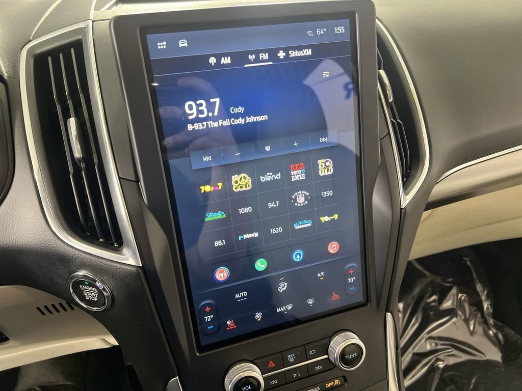 Used 2022 Star White Tri-Coat Ford Titanium image 14