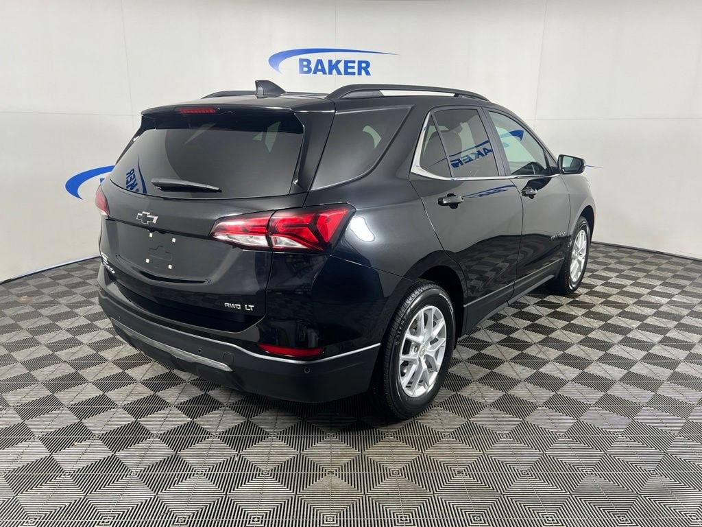 Used 2024 Mosaic Black Metallic Chevrolet LT w/1LT image 6