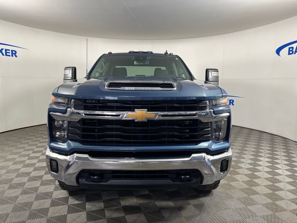 Used 2024 Lakeshore Blue Chevrolet LT image 9