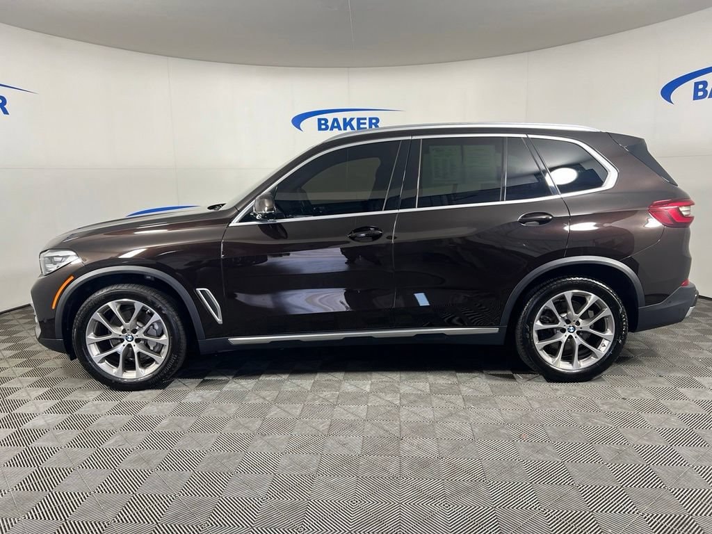 Used 2022 Sparkling Brown BMW xDrive40i image 2