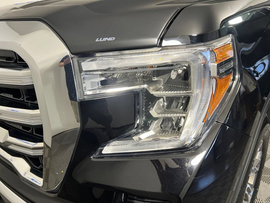 Used 2019 Onyx Black GMC SLE image 32