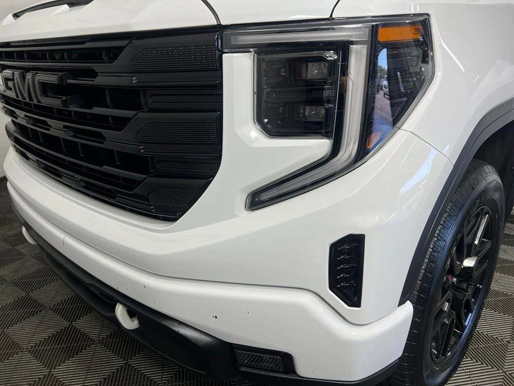Used 2024 Summit White GMC Elevation w/3VL image 32