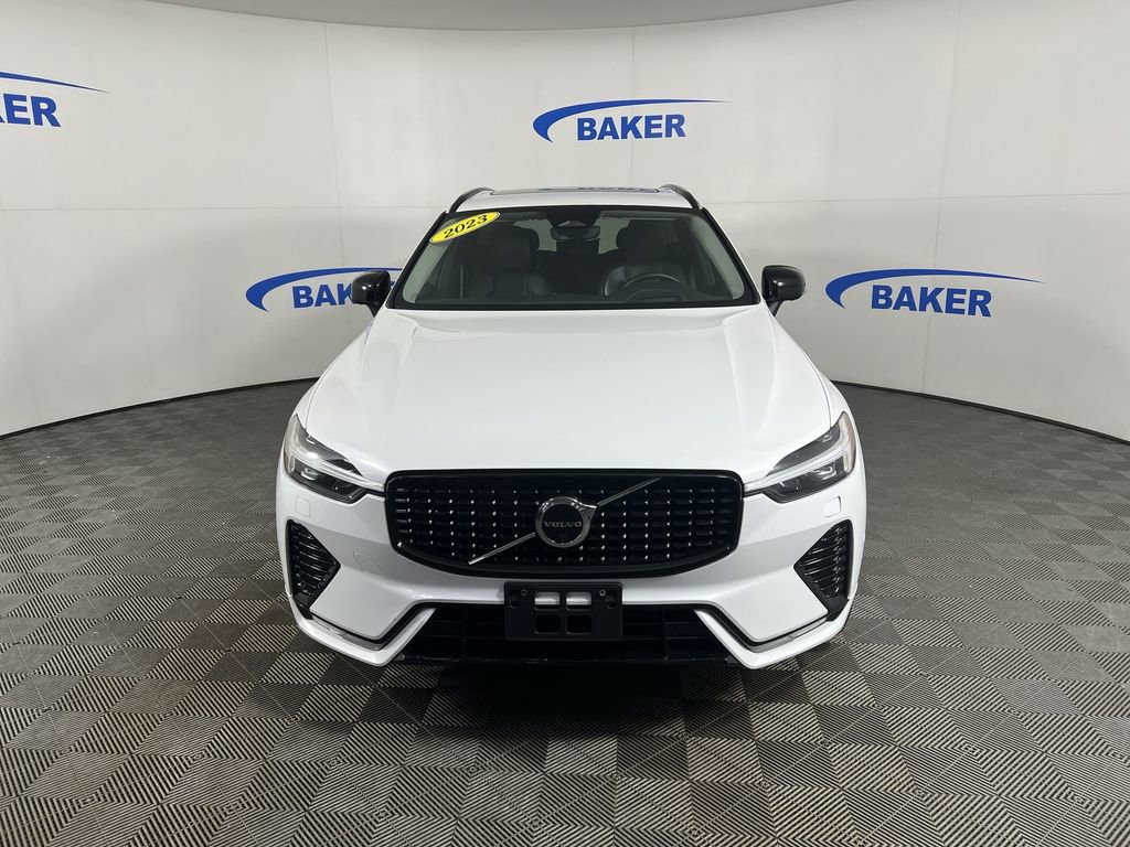 Used 2023 Crystal White Volvo B6 AWD Ultimate Dark image 3