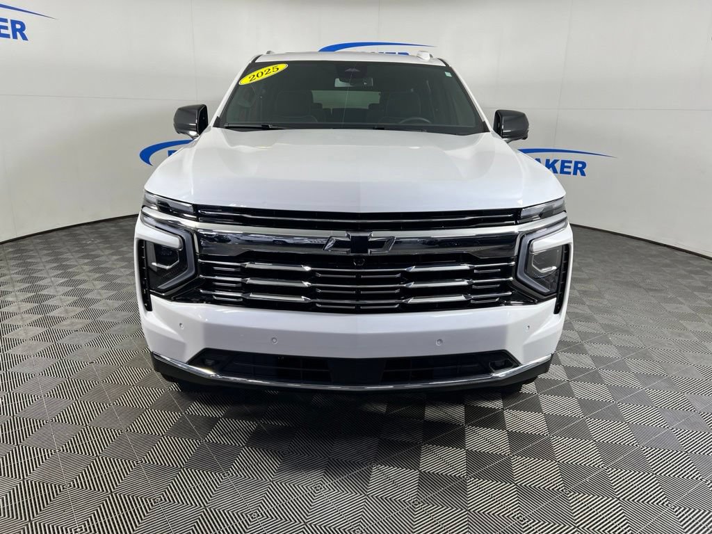 Used 2025 Iridescent Pearl Tricoat Chevrolet Premier image 9
