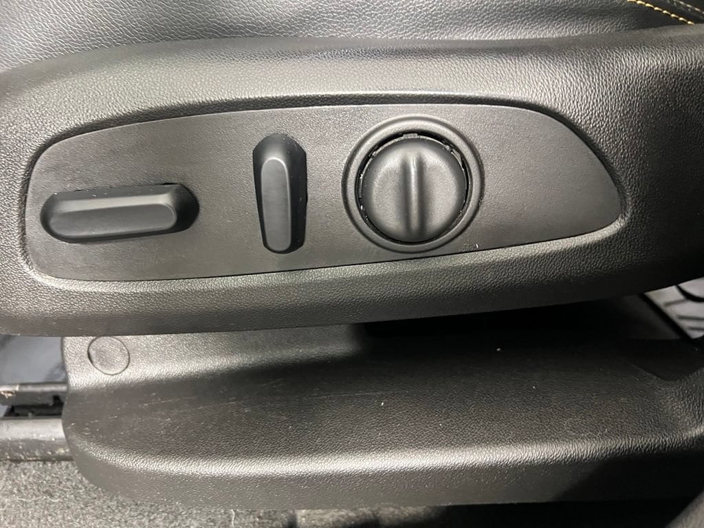 Used 2018 Quicksilver GMC SLT image 21