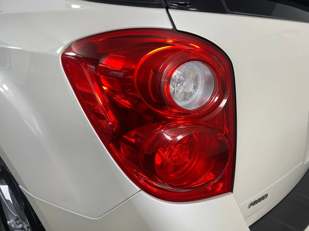 Used 2015 White Diamond Tricoat Chevrolet LT w/1LT image 30