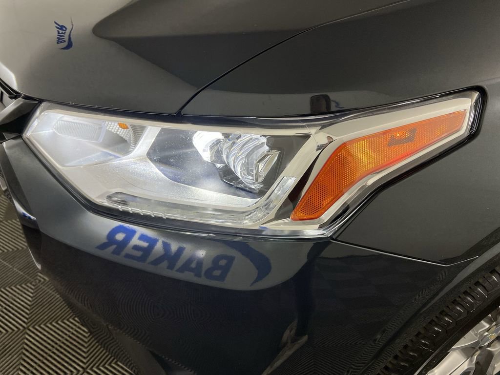 Used 2020 Graphite Chevrolet Premier image 37