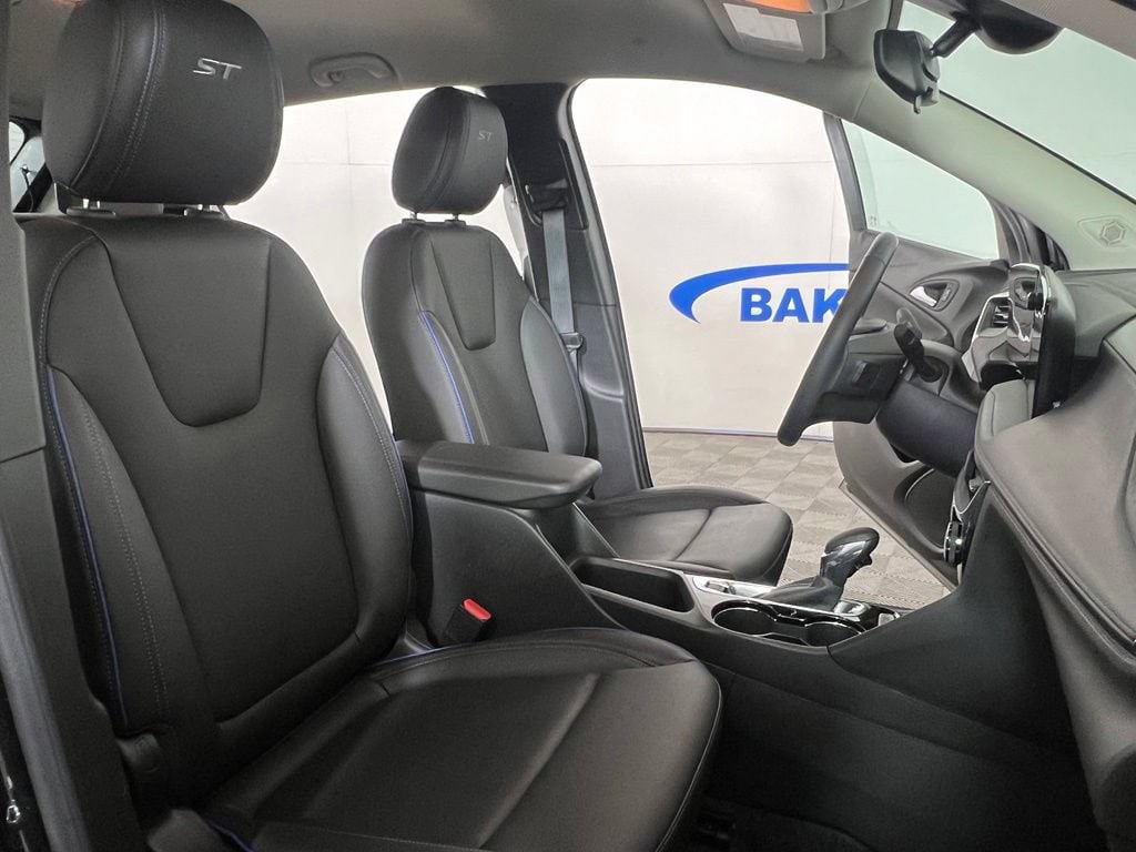 Used 2025 Ebony Twilight Buick Sport Touring image 12