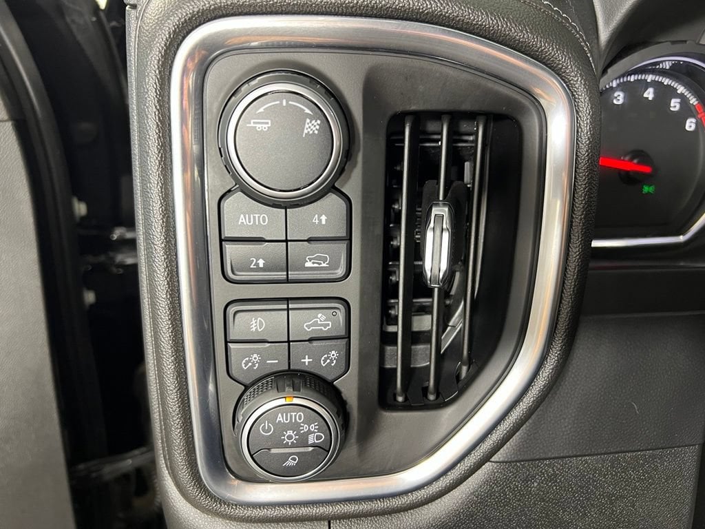 Used 2019 Black Chevrolet LTZ image 25