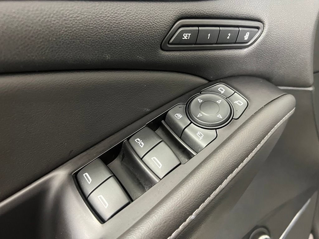 Used 2019 Ebony Twilight Buick Avenir image 20