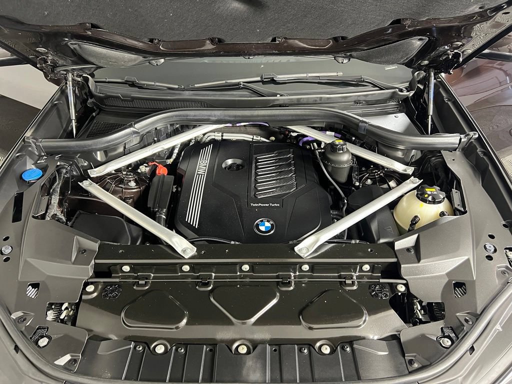 Used 2022 Sparkling Brown BMW xDrive40i image 32