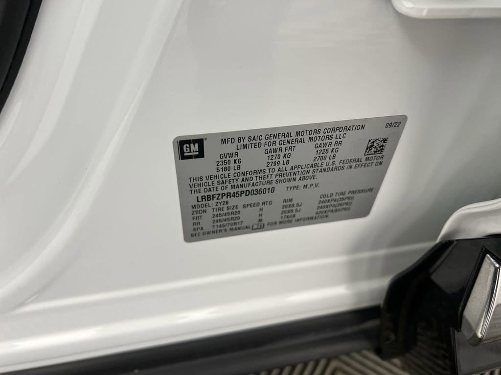 Used 2023 Summit White Buick Essence image 34