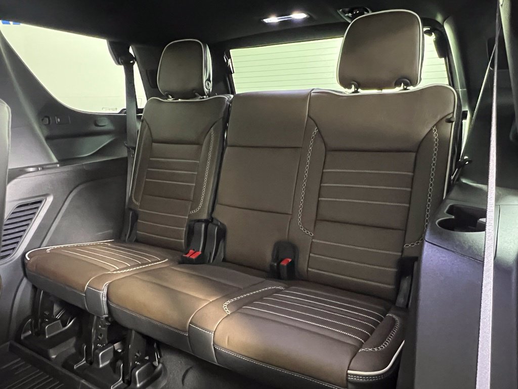 Used 2026 Glacier White Tricoat GMC Denali Ultimate image 19