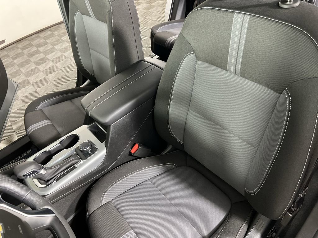 Used 2025 Sterling Gray Chevrolet LT w/2LT image 19