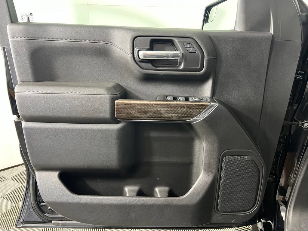 Used 2019 Black Chevrolet LT image 16