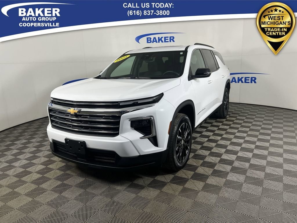 Used 2025 Chevrolet Traverse LT SUV