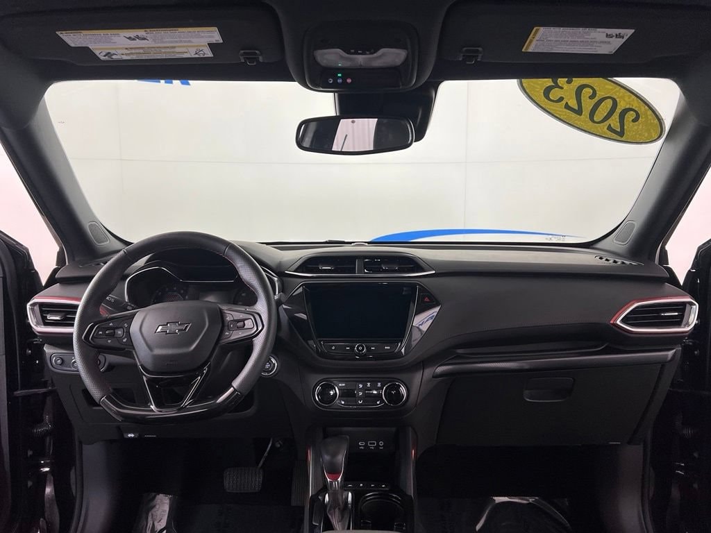 Used 2023 Mosaic Black Chevrolet RS image 9