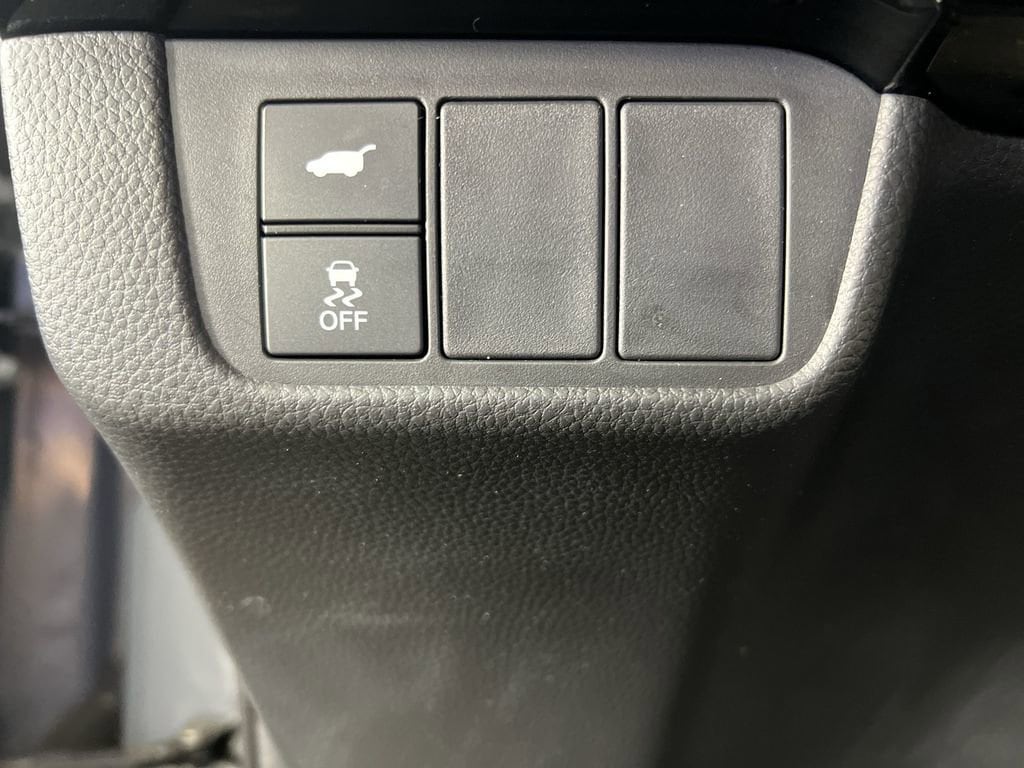 Used 2024 Lunar Silver Honda EX-L image 18