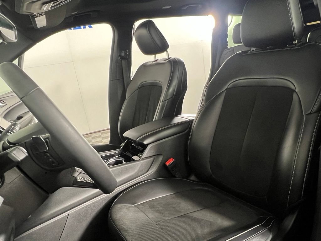 Used 2023 Baltic Gray Jeep L Laredo image 22