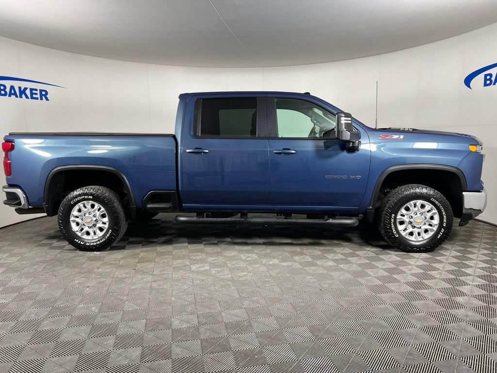 Used 2024 Lakeshore Blue Chevrolet LT image 7