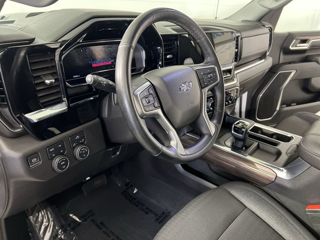 Used 2024 Summit White Chevrolet LT Trail Boss image 11