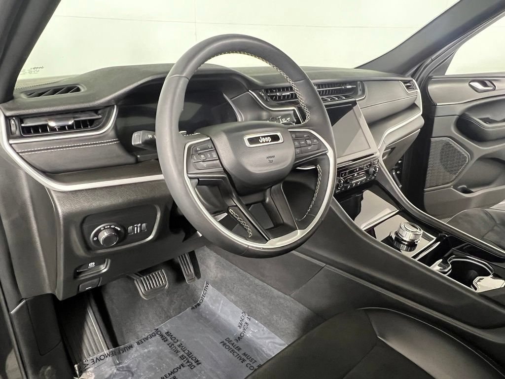 Used 2023 Baltic Gray Jeep L Laredo image 21