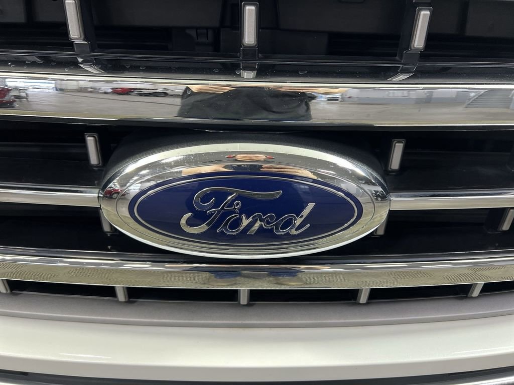 Used 2021 Star White Metallic Tri-Coat Ford  image 31