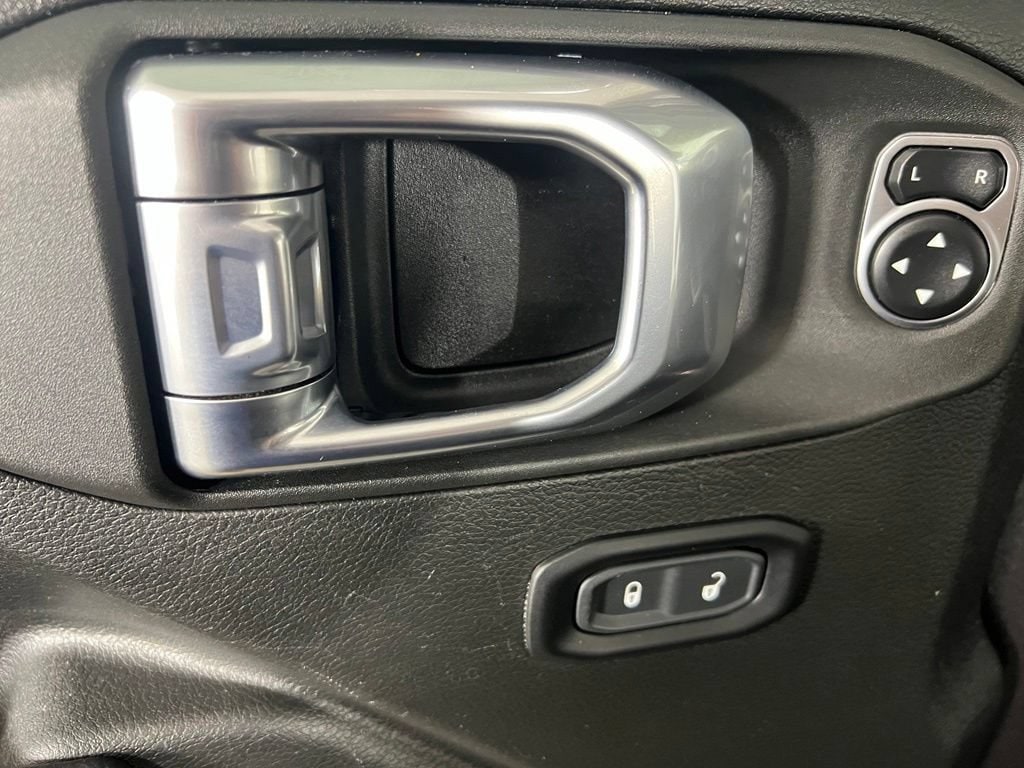 Used 2024 Granite Crystal Metallic Clearcoat Jeep Sport image 17